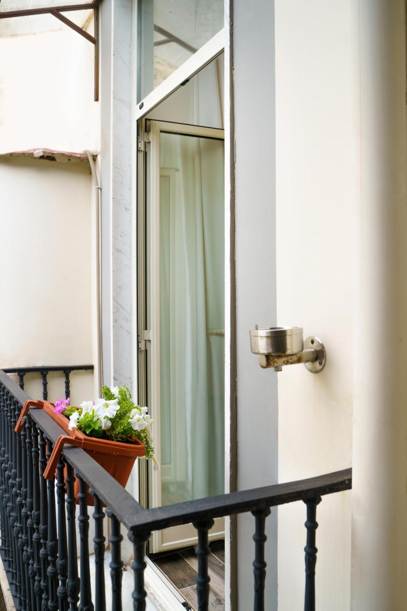 Chiatamone Relais Apartment Naples Luaran gambar