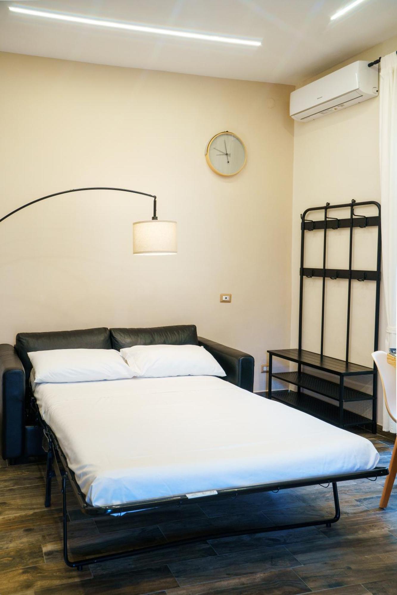 Chiatamone Relais Apartment Naples Luaran gambar